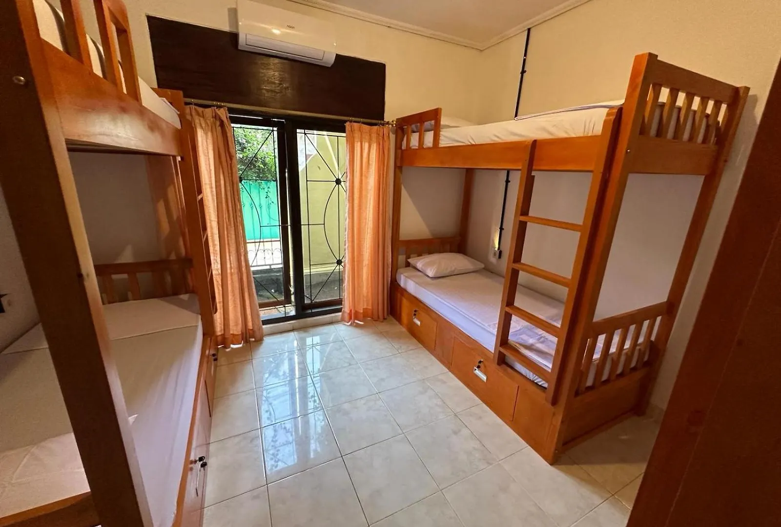 Rodin Bali Hostel Seminyak   Seminyak (Bali)