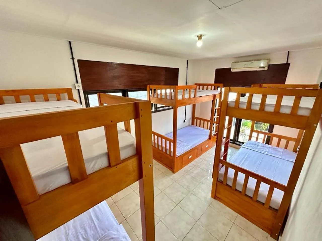 Rodin Bali Hostel Seminyak  0*, Seminyak (Bali) Indonesia